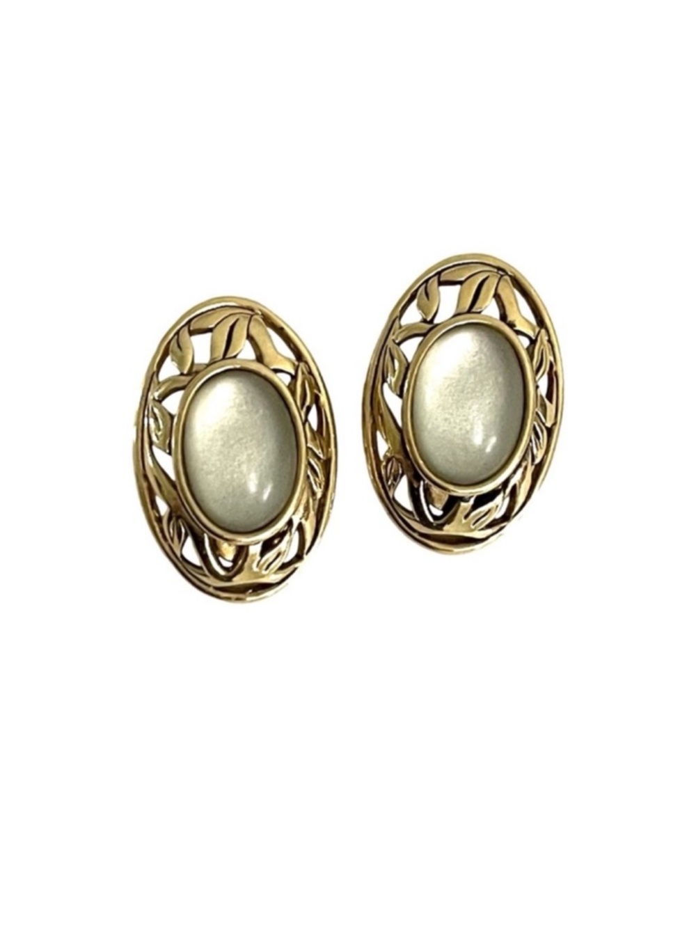 Vintage Opalescent Stone Clip-on Earrings Decorative Cut-out Antique Gold Border